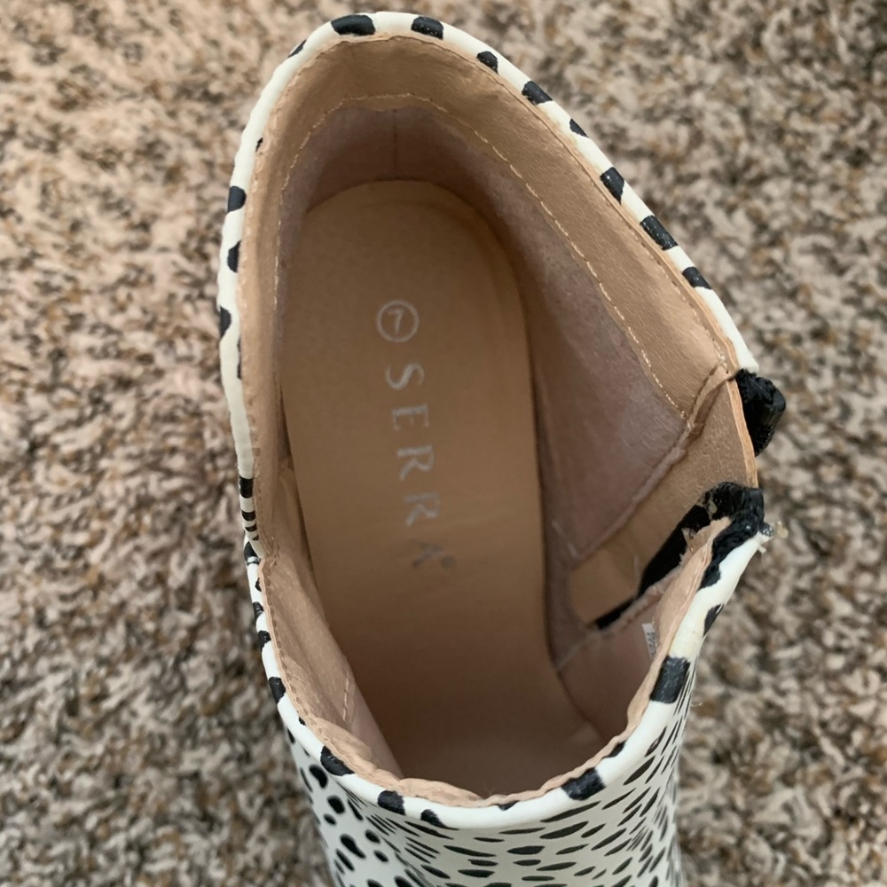 Booties - Picture 4 of 5